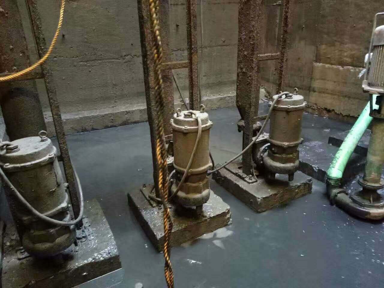 莎车污水池清理